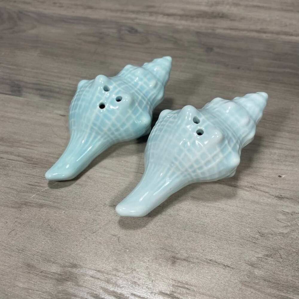 Tiny Artisan Seashell Salt & Pepper Shakers New NO BOX